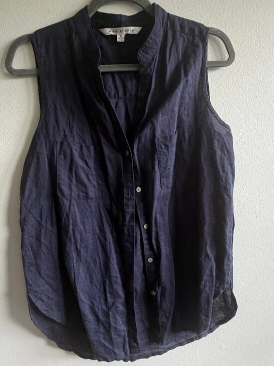 Sweaters - Sleeveless Button-Down Top - Navy Blue